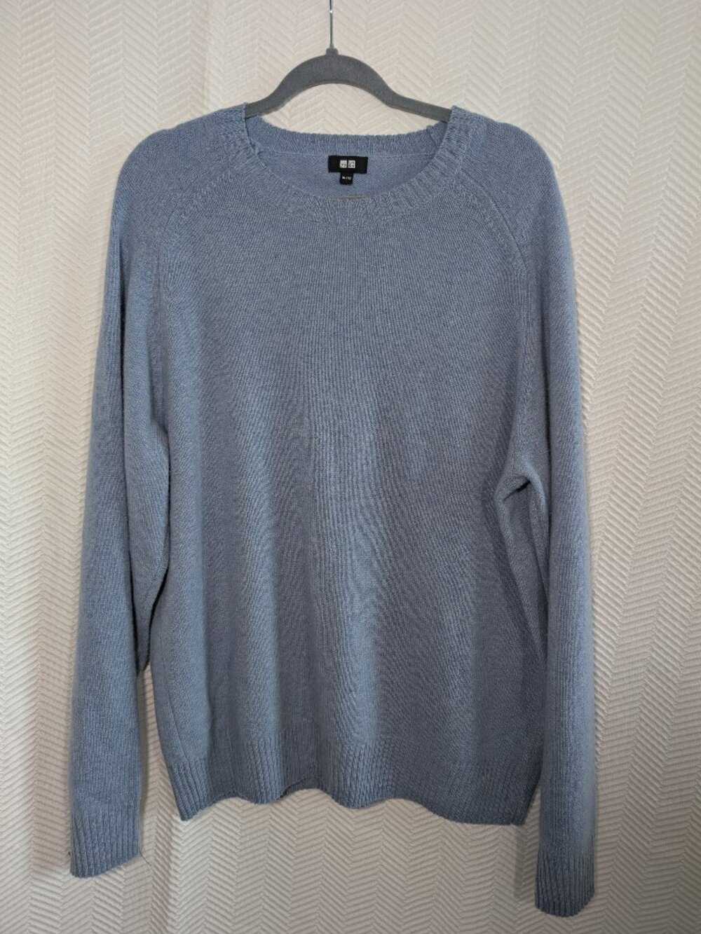 Uniqlo 100% Wool Crewneck Sweater Light Powder Blue Knit Size XL Fall Winter